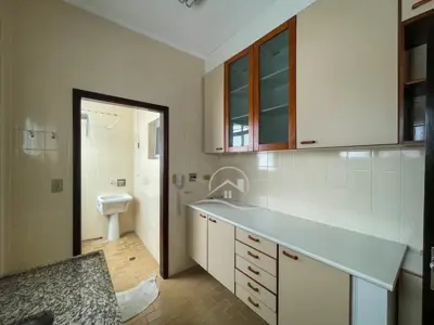 Apartamento - Amplo com 3 quartos (sendo 1 suite(s)) a 50,00 metros praia.