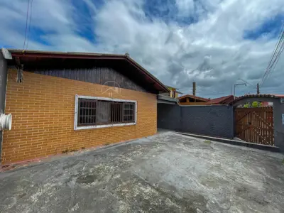 Casa - Térrea com Edícula com 3 dormitórios (sendo 1 suite(s)) a 1000,00 metros praia.