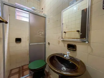 Casa - Térrea com Edícula com 3 dormitórios (sendo 1 suite(s)) a 1000,00 metros praia.