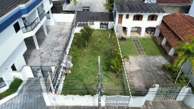 Terreno - Murado com  quartos  a 400,00 metros praia.