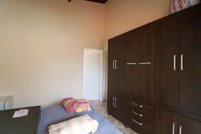 Casa - Sobrado com 3 quartos (sendo 2 suite(s)) a 500,00 metros praia.