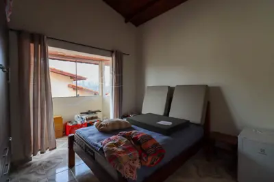 Casa - Sobrado com 3 quartos (sendo 2 suite(s)) a 500,00 metros praia.