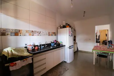 Casa - Térrea com 2 dormitórios (sendo 1 suite(s)) a 1,90 metros praia.