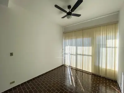 Apartamento - Amplo com  quartos (sendo 1 suite(s)) a 100,00 metros praia.