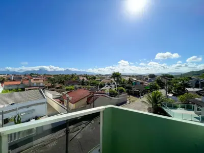 Apartamento - Amplo com  quartos (sendo 1 suite(s)) a 100,00 metros praia.