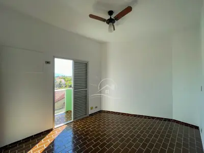 Apartamento - Amplo com  quartos (sendo 1 suite(s)) a 100,00 metros praia.