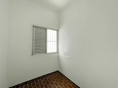 Apartamento - Amplo com  quartos (sendo 1 suite(s)) a 100,00 metros praia.