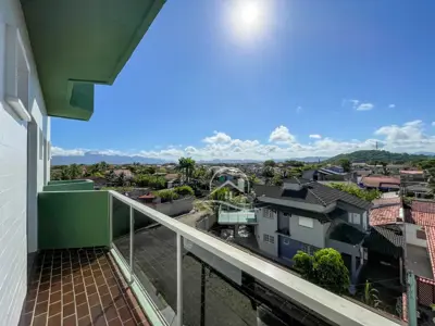 Apartamento - Amplo com  quartos (sendo 1 suite(s)) a 100,00 metros praia.