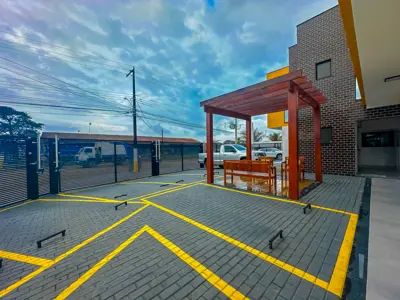 Apartamento - Amplo com 1 quartos (sendo 1 suite(s)) a 700,00 metros praia.