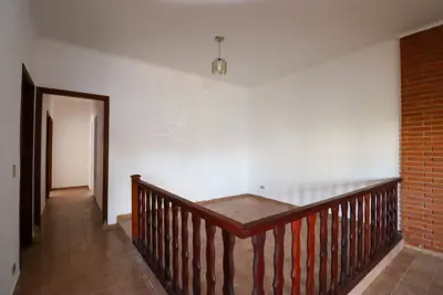 Casa - Térrea com 3 quartos (sendo 1 suite(s)) a 250,00 metros praia.