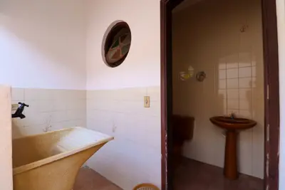 Casa - Térrea com 3 quartos (sendo 1 suite(s)) a 250,00 metros praia.
