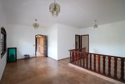 Casa - Térrea com 3 quartos (sendo 1 suite(s)) a 250,00 metros praia.