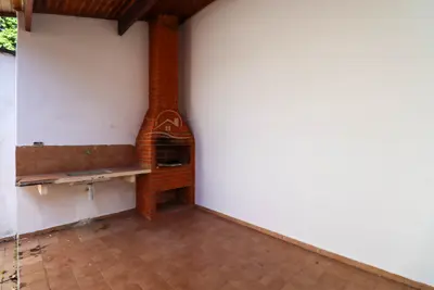 Casa - Térrea com 3 quartos (sendo 1 suite(s)) a 250,00 metros praia.