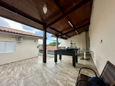 Casa - Sobrado com 4 quartos (sendo 1 suite(s)) a 50,00 metros praia.