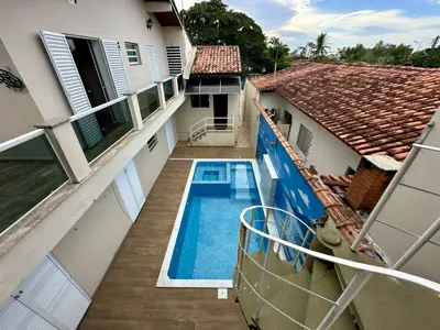 Casa - Sobrado com 4 quartos (sendo 1 suite(s)) a 50,00 metros praia.