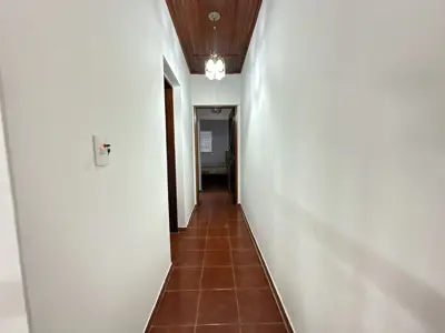 Casa - Sobrado com 4 quartos (sendo 1 suite(s)) a 50,00 metros praia.