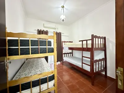 Casa - Sobrado com 4 quartos (sendo 1 suite(s)) a 50,00 metros praia.