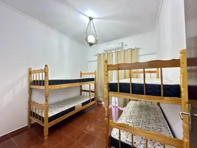Casa - Sobrado com 4 quartos (sendo 1 suite(s)) a 50,00 metros praia.