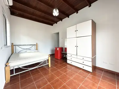 Casa - Sobrado com 4 quartos (sendo 1 suite(s)) a 50,00 metros praia.