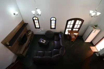 Casa - Térrea com piscina com 3 quartos (sendo 1 suite(s)) a 300,00 metros praia.