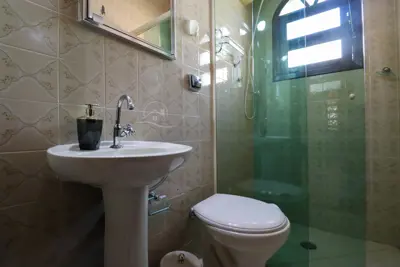 Casa - Térrea com 3 quartos (sendo 2 suite(s)) a 650,00 metros praia.