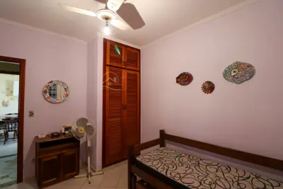 Casa - Térrea com 3 quartos (sendo 2 suite(s)) a 650,00 metros praia.