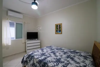 Casa - Térrea com 3 quartos (sendo 1 suite(s)) a 700,00 metros praia.