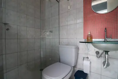 Casa - Térrea com 3 quartos (sendo 1 suite(s)) a 700,00 metros praia.