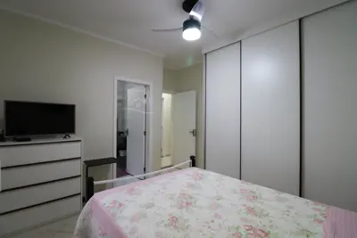 Casa - Térrea com 3 quartos (sendo 1 suite(s)) a 700,00 metros praia.