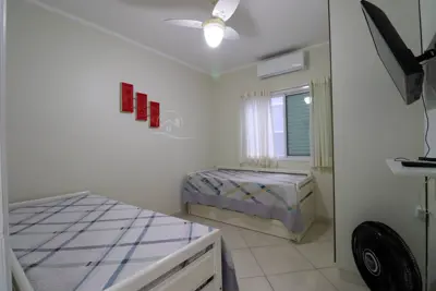 Casa - Térrea com 3 quartos (sendo 1 suite(s)) a 700,00 metros praia.