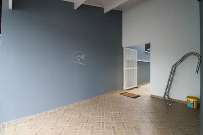 Casa - Térrea com 3 quartos (sendo 1 suite(s)) a 700,00 metros praia.