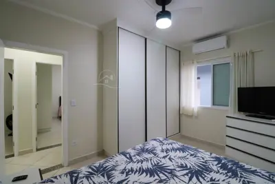 Casa - Térrea com 3 quartos (sendo 1 suite(s)) a 700,00 metros praia.