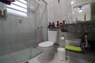 Casa - Térrea com 3 quartos (sendo 1 suite(s)) a 700,00 metros praia.