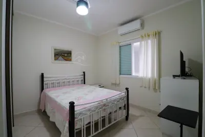 Casa - Térrea com 3 quartos (sendo 1 suite(s)) a 700,00 metros praia.