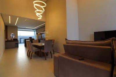 Casa - Térrea com 3 quartos (sendo 1 suite(s)) a 1,50 metros praia.