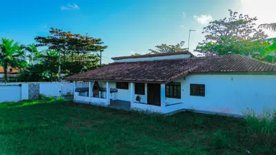 Terreno - Esquina com  quartos  a 100,00 metros praia.