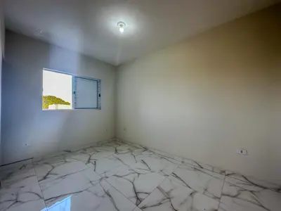 Casa - Sobrado com 2 quartos (sendo 1 suite(s)) a 1800,00 metros praia.