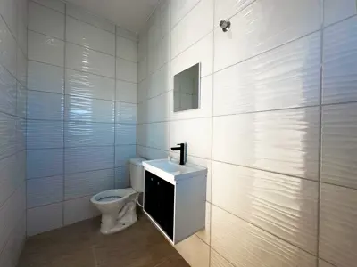 Casa - Sobrado com 2 quartos (sendo 1 suite(s)) a 1800,00 metros praia.