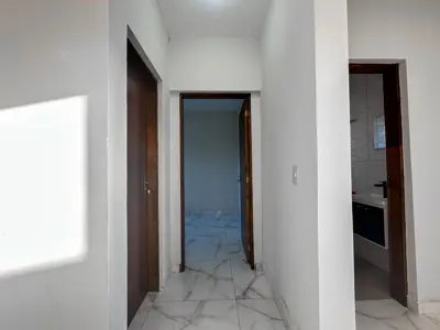 Casa - Sobrado com 2 quartos (sendo 1 suite(s)) a 1800,00 metros praia.