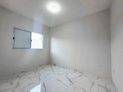 Casa - Sobrado com 2 quartos (sendo 1 suite(s)) a 1800,00 metros praia.