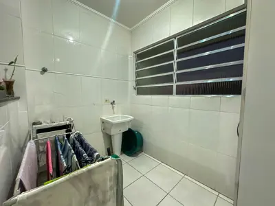 Apartamento - Amplo com 2 quartos (sendo 1 suite(s)) a 1000,00 metros praia.