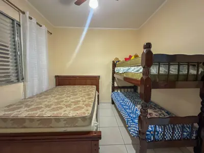Apartamento - Amplo com 2 quartos (sendo 1 suite(s)) a 1000,00 metros praia.