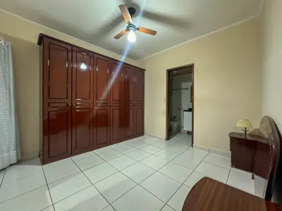 Apartamento - Amplo com 2 quartos (sendo 1 suite(s)) a 1000,00 metros praia.