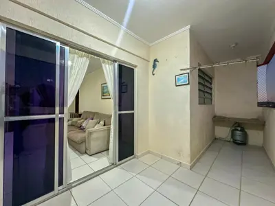 Apartamento - Amplo com 2 quartos (sendo 1 suite(s)) a 1000,00 metros praia.