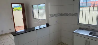 Casa - Térrea com 2 quartos (sendo 1 suite(s)) a 4300,00 metros praia.