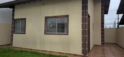 Casa - Térrea com 2 quartos (sendo 1 suite(s)) a 4300,00 metros praia.