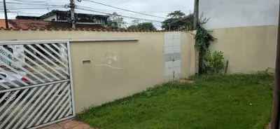 Casa - Térrea com 2 quartos (sendo 1 suite(s)) a 4300,00 metros praia.