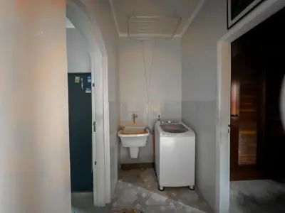 Casa - Térrea com 3 quartos (sendo 1 suite(s)) a 300,00 metros praia.