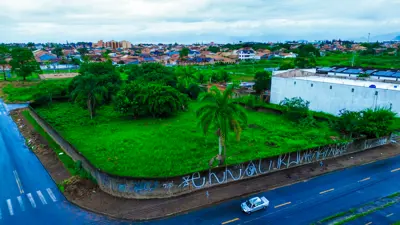 Terreno - Amplo com quartos a 1200,00 metros praia.
