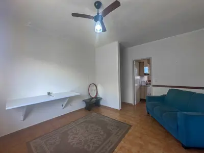 Apartamento - Amplo com 2 quartos (sendo 1 suite(s)) a 800,00 metros praia.